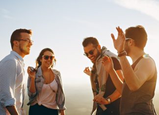 Sfaturi cum sa-i arati unui prieten ca-ti pasa