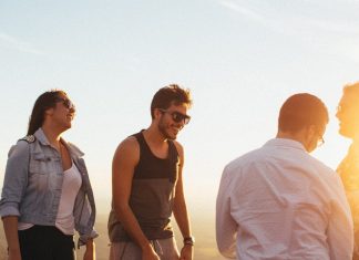 Cum sa-i ceri unui baiat sa petreaca timpul cu tine