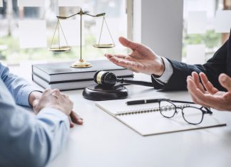 4 Motive sa folosesti servicii de avocatura online