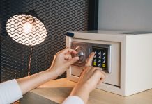 Cele mai rele locuri in care sa-ti ascunzi banii acasa