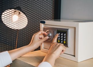 Cele mai rele locuri in care sa-ti ascunzi banii acasa